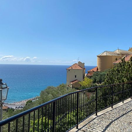 チェルヴォ La Finestra Sul Borgo Bed & Breakfast エクステリア 写真