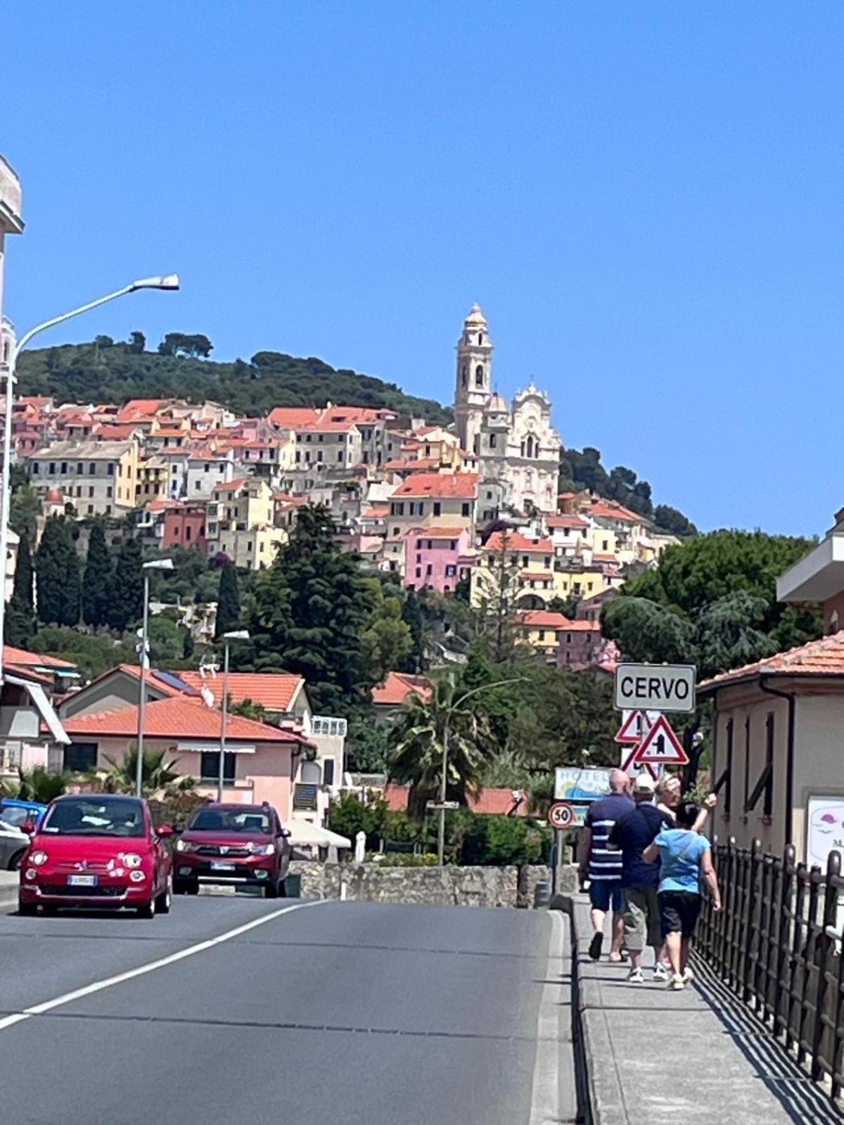 チェルヴォ La Finestra Sul Borgo Bed & Breakfast エクステリア 写真