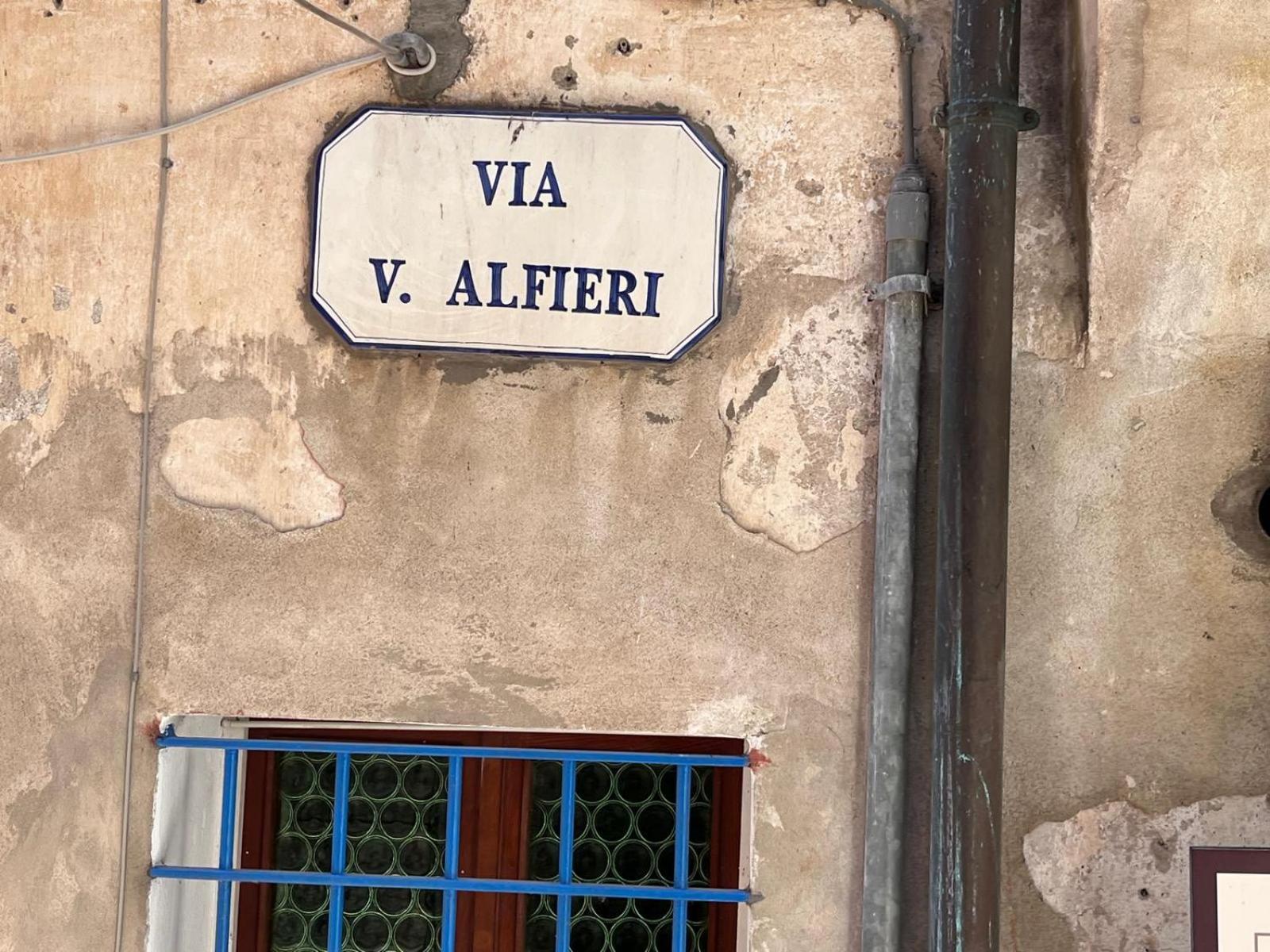 チェルヴォ La Finestra Sul Borgo Bed & Breakfast エクステリア 写真