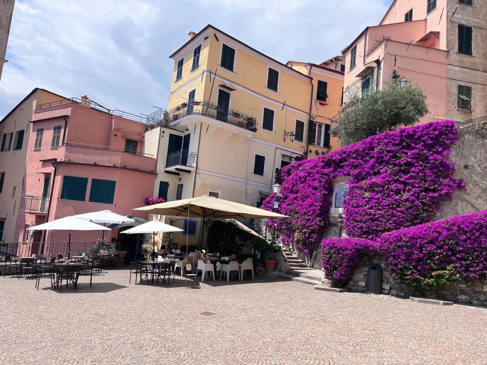 チェルヴォ La Finestra Sul Borgo Bed & Breakfast エクステリア 写真