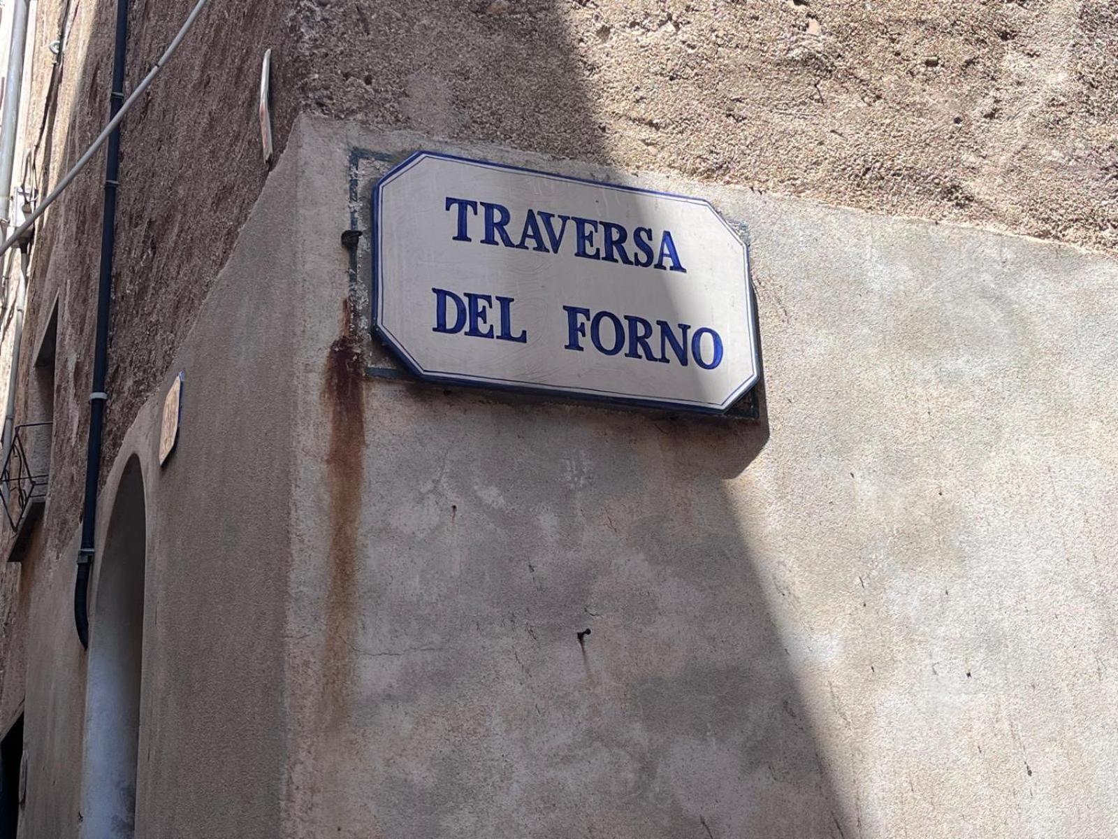 チェルヴォ La Finestra Sul Borgo Bed & Breakfast エクステリア 写真